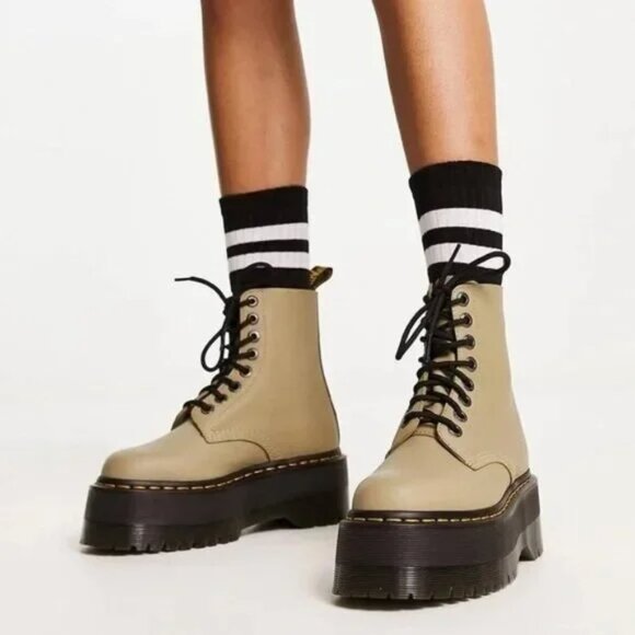 Dr. Martens 1460 Pascal Max Pale Olive Leather Platform Combat Boots Size 8 - Picture 1 of 12